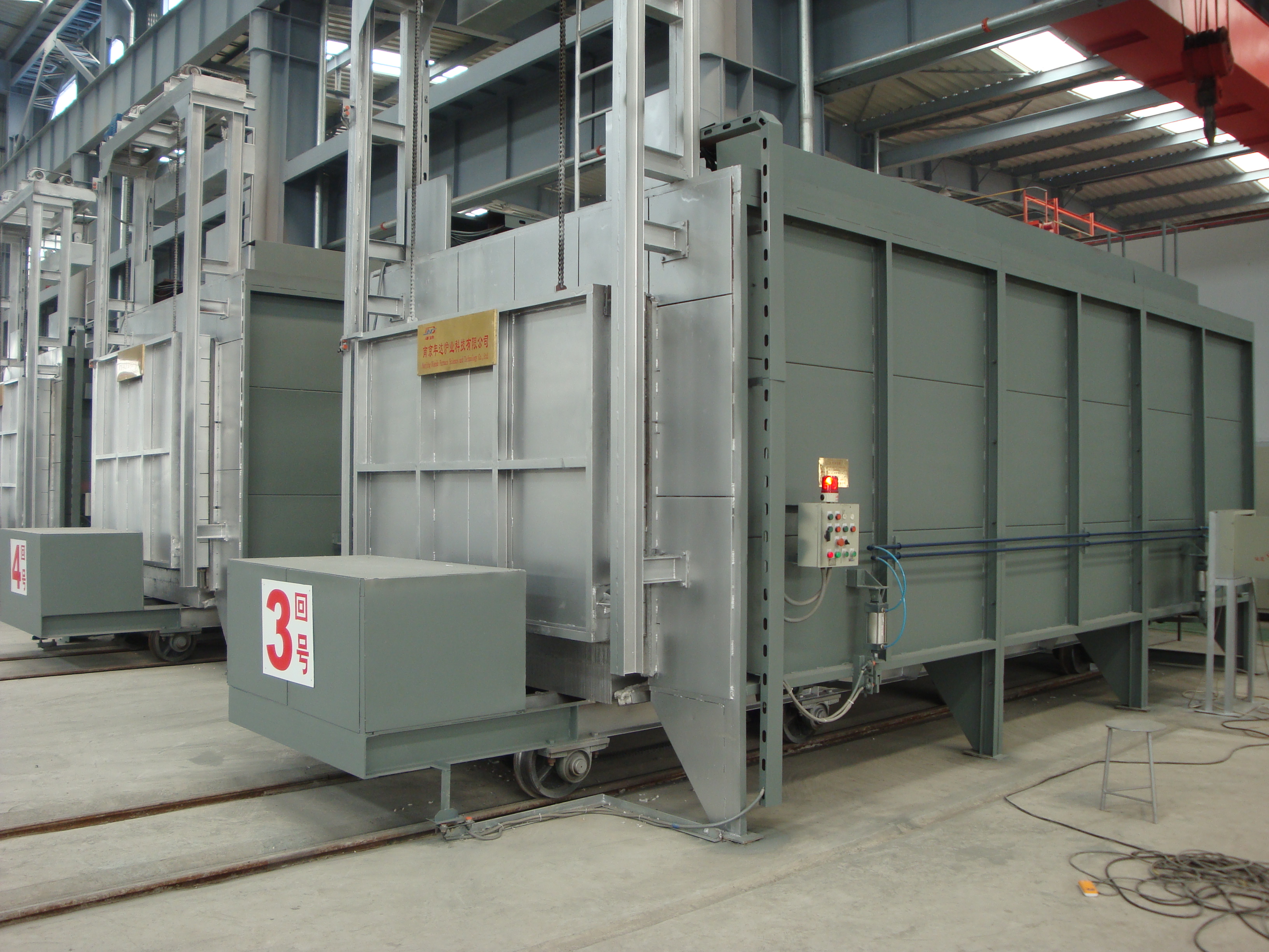Chamber-type tempering furnace 